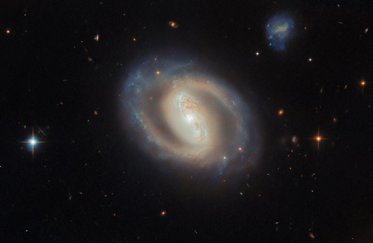 Galaktika IC 486: 380 milijonų metų kelionė iki mūsų