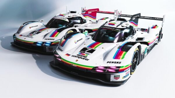 7711 Porsche Pristatė Sportinius Automobilius Apple Spalvomis Dvi