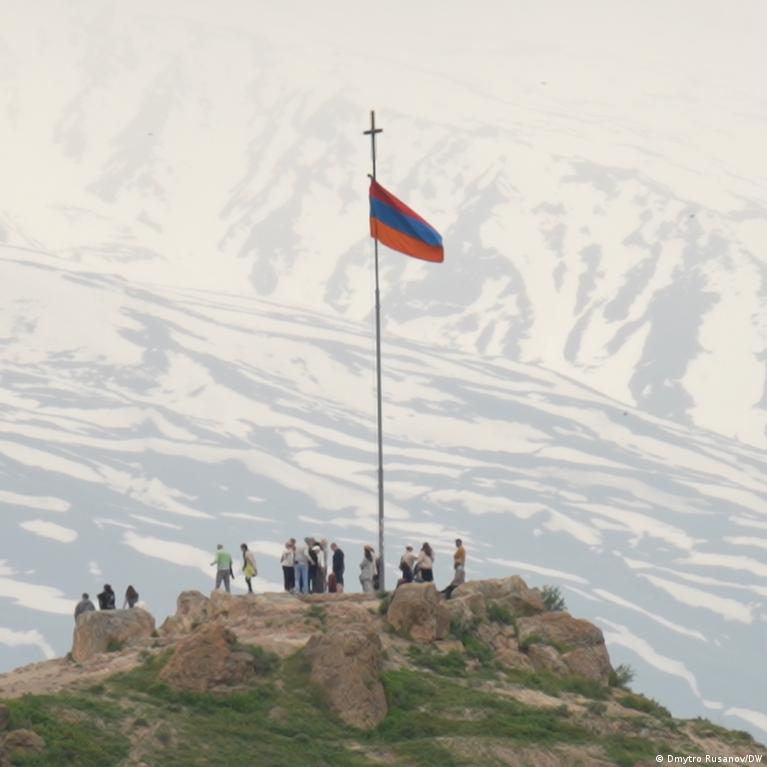 Armnija Laviruoja Tarp Rusijos Ir Es Politiniai Ir Strateginiai Pokyiai
