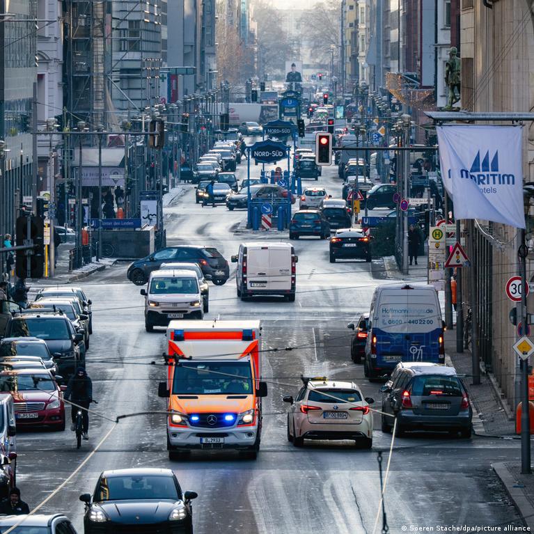 Berlyne Siekiama Sukurti Automobili Neturint Miesto Centr