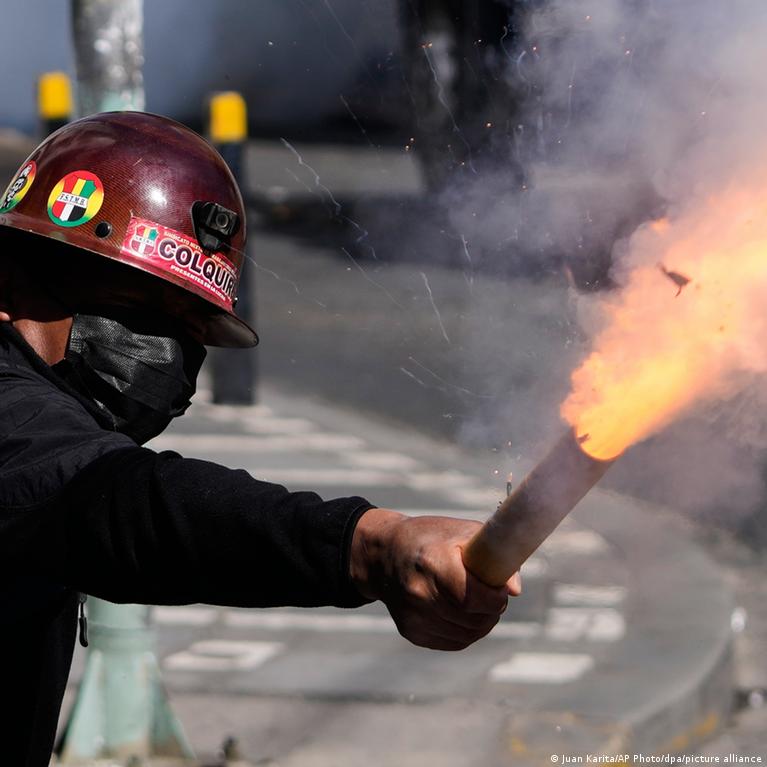 Bolivijoje tęsiasi protestai prieš prezidento Rodrigo Paz valdymą Bolivijoje Tsiasi Protestai Prie Prezidento Rodrigo Paz Valdym