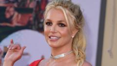 Britney Spears kaltinama vairavimu apsvaigus nuo alkoholio ar narkotikų