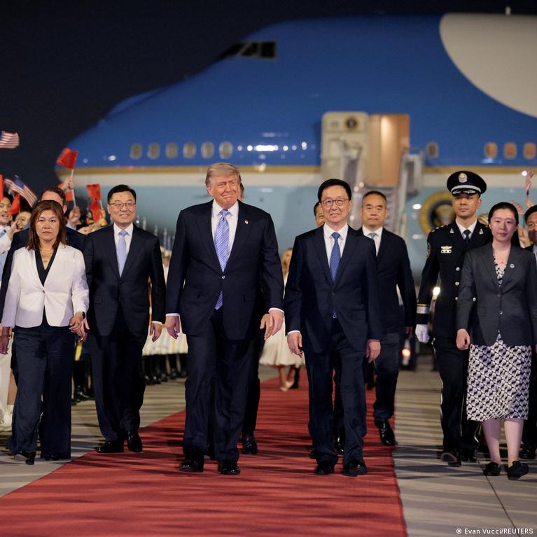 Donaldas Trumpas Atvyko Kinij Prie Susitikim Su Xi Jinpingu