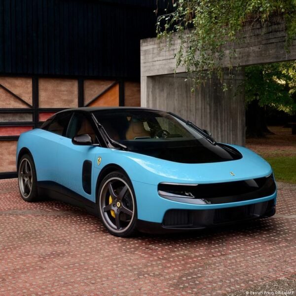Ferrari Pristat Pirmj Visikai Elektrin Automobil Keturi Dur Luce