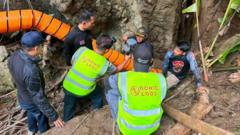 Gelbėtojai skuba išlaisvinti septynis žmones iš užtvindytos Laoso olos Gelbtojai Skuba Ilaisvinti Septynis Mones I Utvindytos Laoso Olos