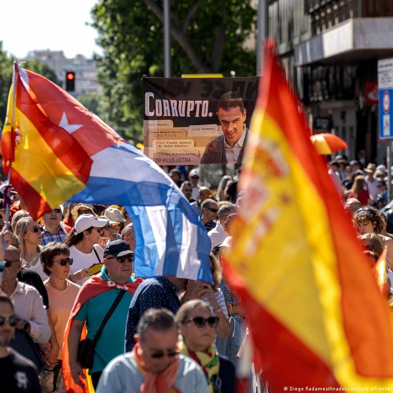 Ispanijos policija atliko kratą PSOE partijos būstinėje dėl galimo korupcijos tyrimo Ispanijos Policija Atliko Krat Psoe Partijos Bstinje Dl Galimo Korupcijos Tyrimo