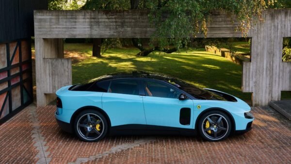 Ital Ekspertai Vertina Pirmojo Elektrinio Ferrari Luce Dizain