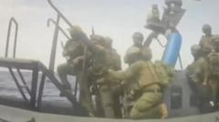 Izraelio pajėgos užima flotilę netoli Kipro, aktyvistai praneša Izraelio Pajgos Uima Flotil Netoli Kipro Aktyvistai Pranea