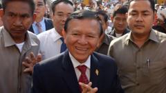 Kambodžos buvęs opozicijos lyderis Kem Sokha gavo karališkąjį malonę