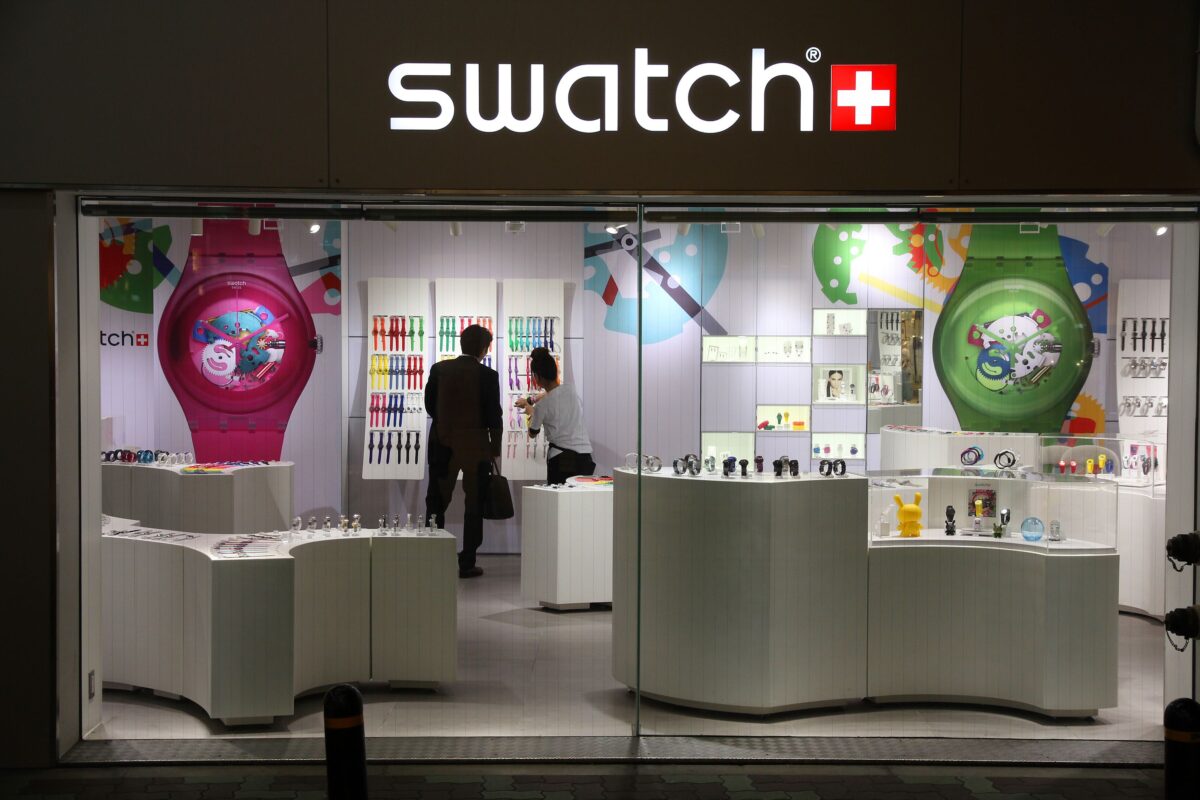 Kinija Imasi Gaminti Dirbtinio Intelekto Sukurtus Laikrodius Audemars Piguet Ir Swatch Bendradarbiavimas