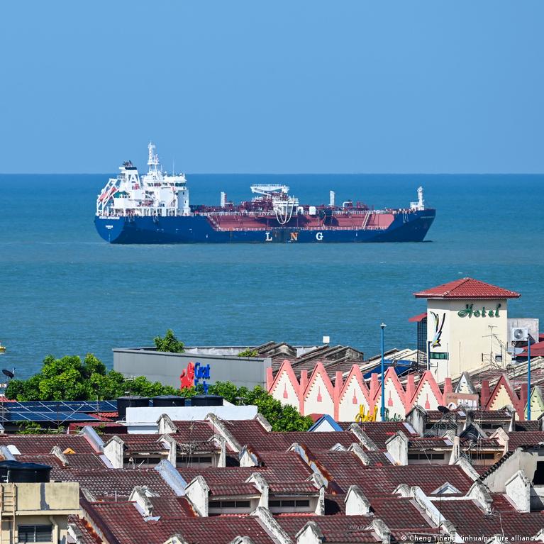 Laivybos Kanal Pavertimas Geopolitiniu Svertu Hormuzo Ssiaurio Kriz Ir Jos Pasekms