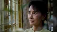 Mianmaro Buvusi Lyder Aung San Suu Kyi Perkelta Nam Aret