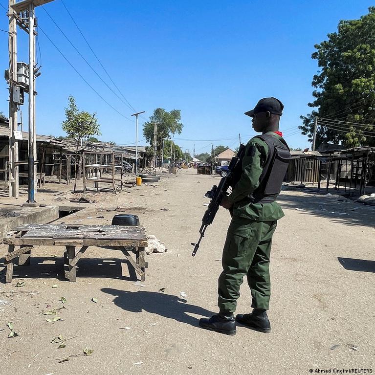 Nigerija Planuoja Reintegruoti Daugiau Nei 700 Buvusi Boko Haram Kovotoj