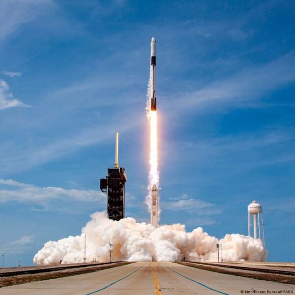 Spacex Planuoja Istorin Viej Akcij Silym Siekiant Pritraukti 75 Mlrd Doleri