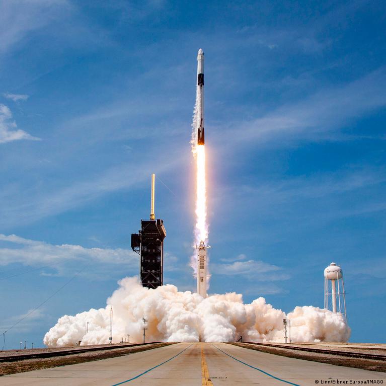 Spacex Planuoja Istorin Viej Akcij Silym Siekiant Pritraukti 75 Mlrd Doleri