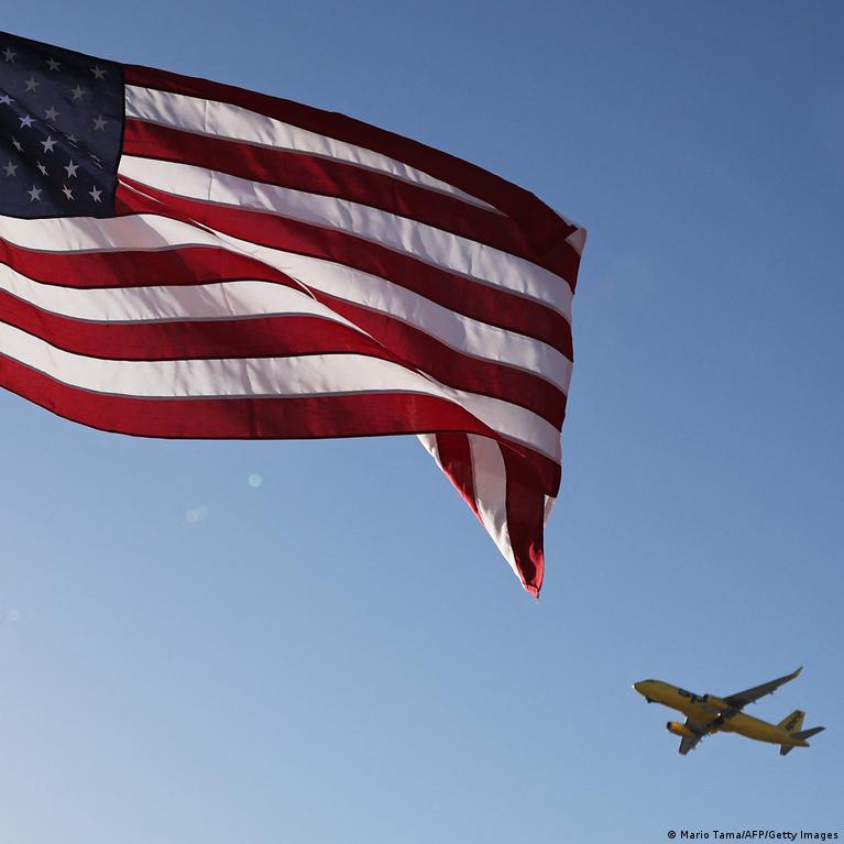 Spirit Airlines Nutraukia Veikl Po Neskming Deryb Dl Vyriausybs Paramos