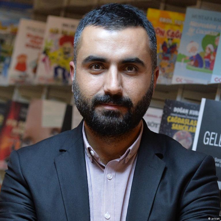 Turkijoje Teisiamas Dw Urnalistas Alican Uludag U Tariam Prezidento Eidim