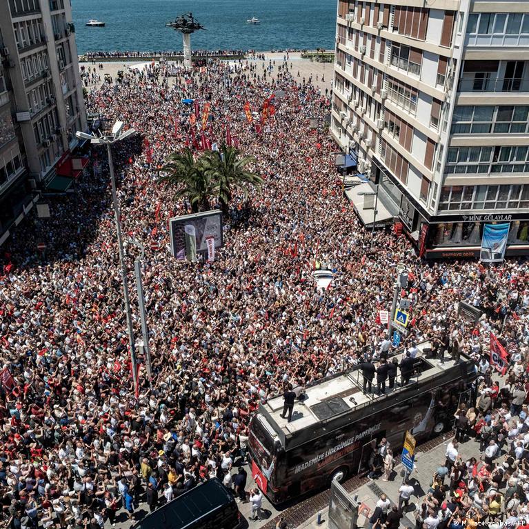 Turkijos Opozicinje Chp Partijoje Kilo Ginas Dl Lyderysts