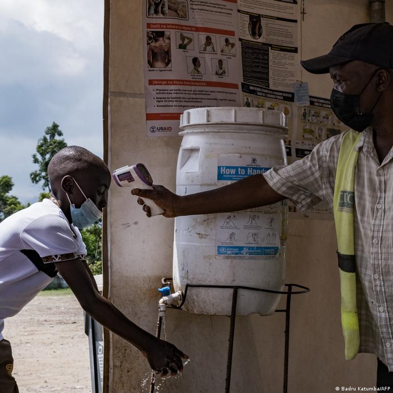 Uganda Udaro Sien Su Kongo Dr Dl Ebola Viruso Plitimo