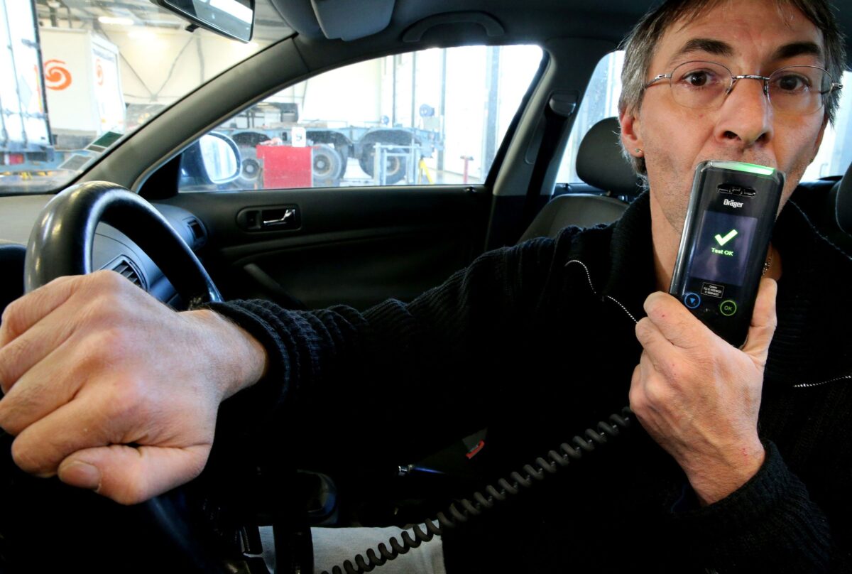 Visi ES parduodami automobiliai turės būti pritaikyti alkotesteriams
