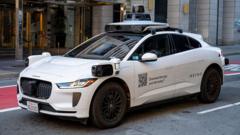 Waymo Ataukia Tkstanius Robotaks Dl Rizikos Patekti Utvindytus Kelius