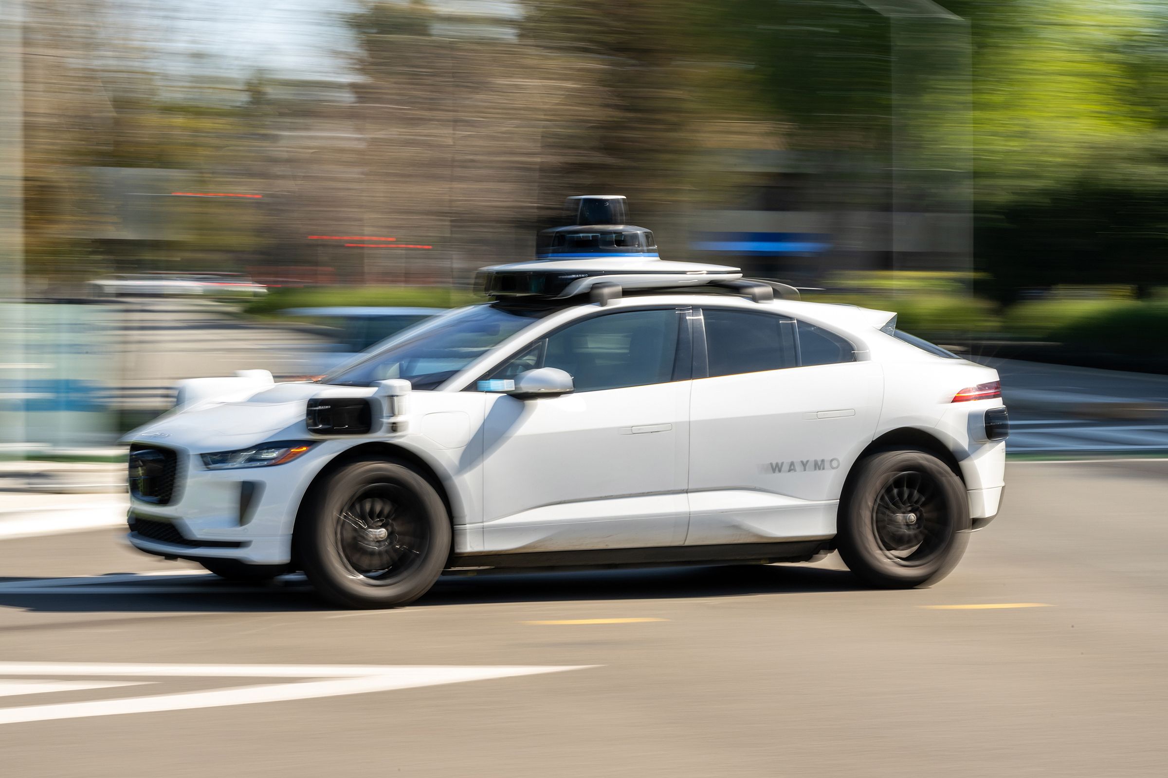 Waymo Stiprina Kontrol Vaikai Be Suaugusij Negali Vaiuoti Autonominiais Automobiliais