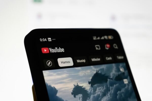 Youtube Automatikai Yms Dirbtinio Intelekto Sukurtus Ar Pakeistus Vaizdo Raus