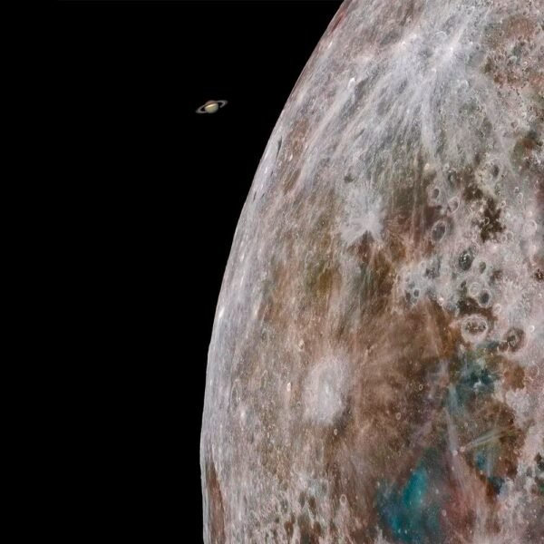 11002 Mėnulio Ir Saturno Vaizdas įspūdingas Astronominis Reginys