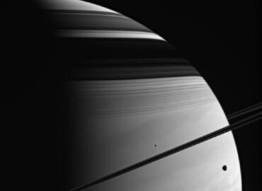 11072 Zondas Cassini Užfiksavo Saturno Palydovus Mimą Ir Tetį