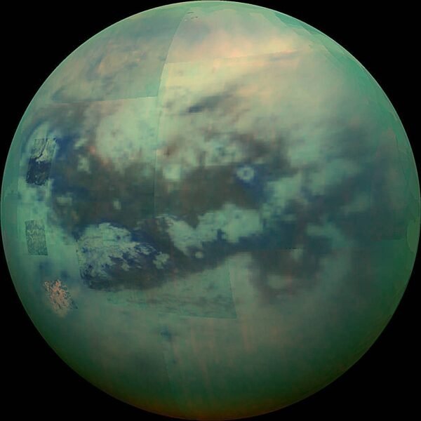 11575 Jwst Atrado Paslaptingą Spektrinę Liniją Titane Ir Plutone
