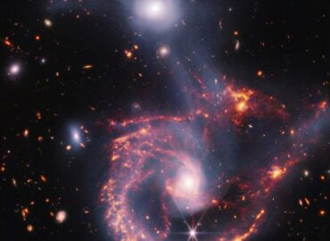16600 James Webb Teleskopas Užfiksavo Arp 107 Galaktikų Susijungim