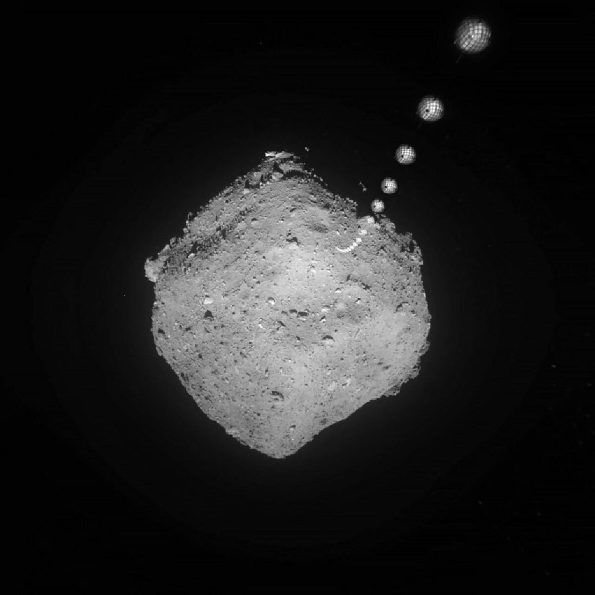 16710 Asteroido Rjugu Medžiagoje Aptiktos Dalelės Senesnės Už Sau