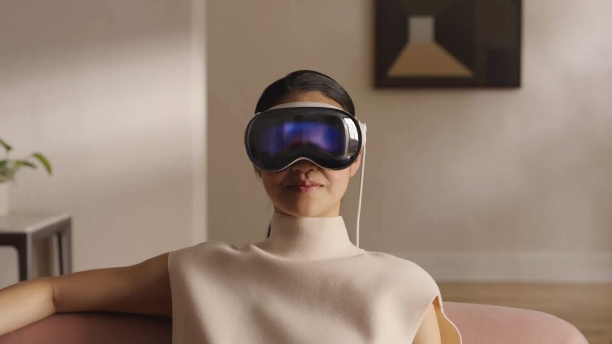 Apple planuoja lengvesnę ir pigesnę Vision Pro versiją