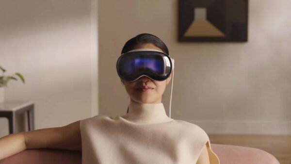 7949 Apple Planuoja Lengvesnę Ir Pigesnę Vision Pro Versiją