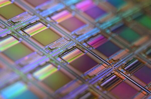 Pietų Korėja investuos 880 mlrd. dolerių į AI čipų gamybą su Samsung ir SK Hynix