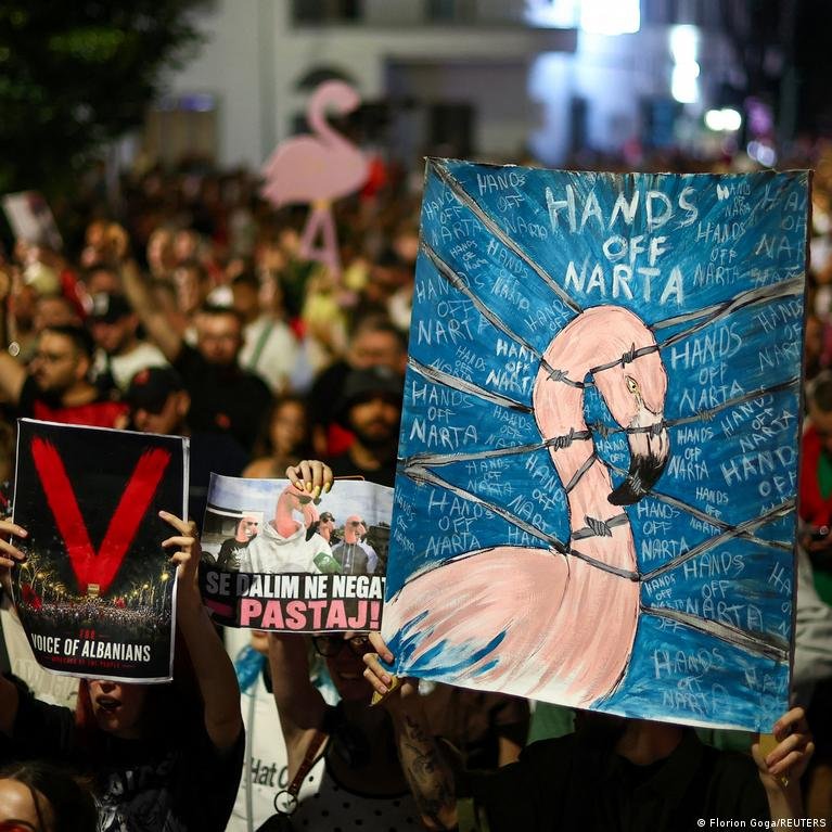 Albanijos Protestai Flamingo Revoliucija Ir Demokratijos Kova