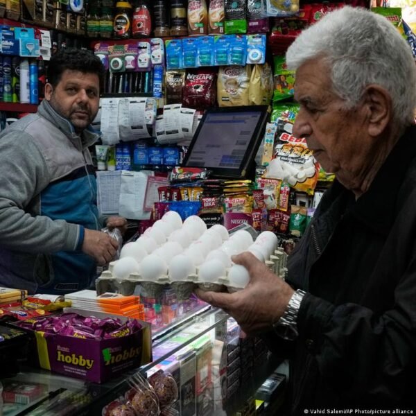 Iranieiai Susiduria Su Sunkumais Perkant Maist Dl Karo Sukelt Kain Augimo
