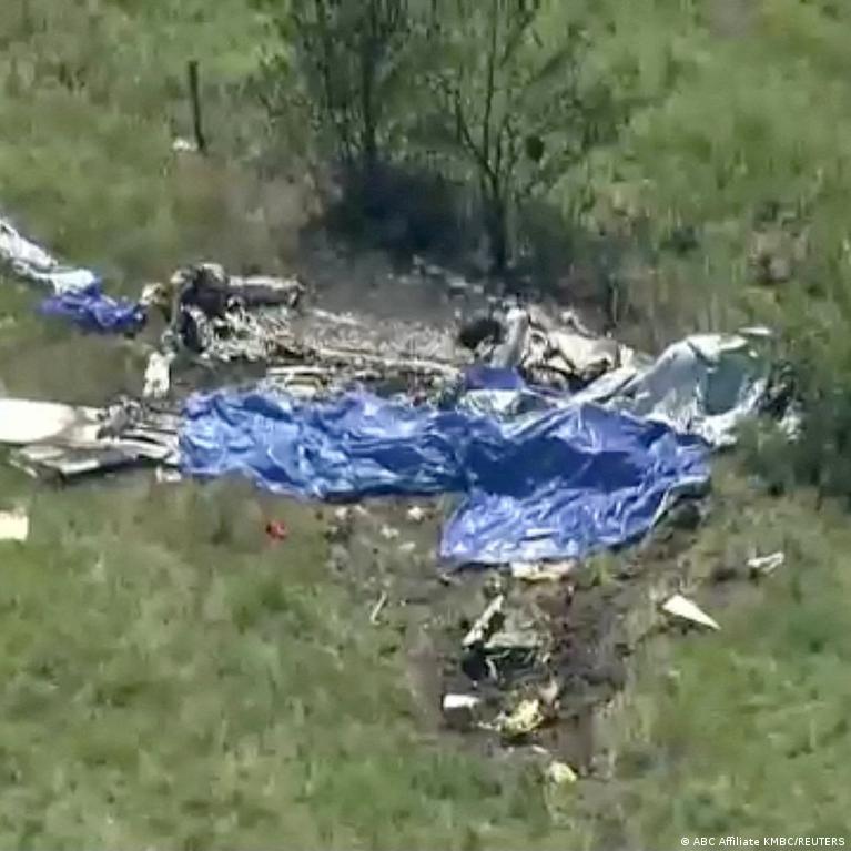 Lktuvo Katastrofa Misryje Uvo 12 Moni Tarp J Ir Pilotas