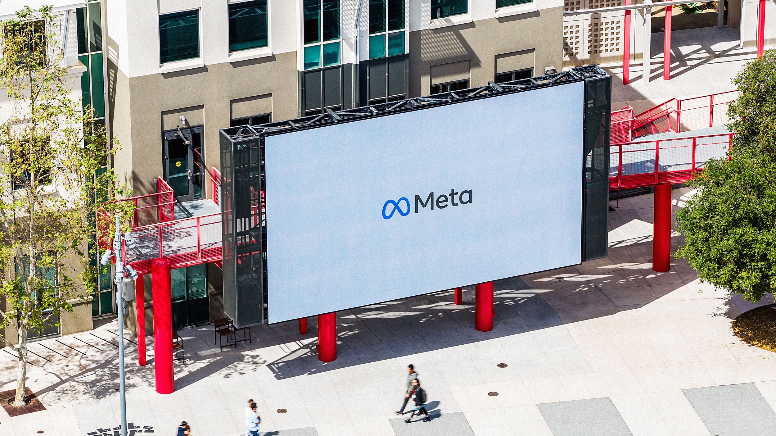 Meta Darbuotojai Kritikuoja Zuckerbergo Planus Dl Ai Hakatono