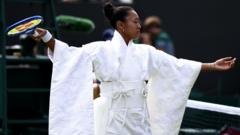 Naomi Osaka pagerbė Japoniją Vimbldone su kimono įkvėptu kostiumu