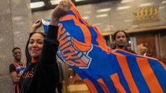 Niujorko Knicks Pergali Serija Kvepia Miest Trumpas Stebi Varybas