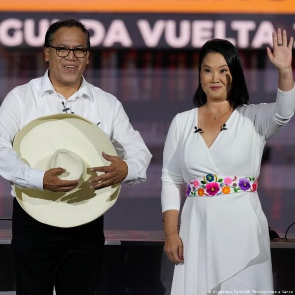 Peru Prezidento Rinkimai Keiko Fujimori Ir Roberto Sanchez Kova Dl Valdios