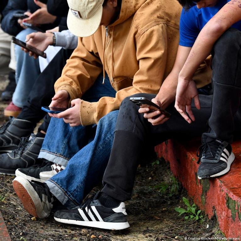 Socialini Tinkl Draudimas Paaugliams Sprendimas Ar Perdta Reakcija