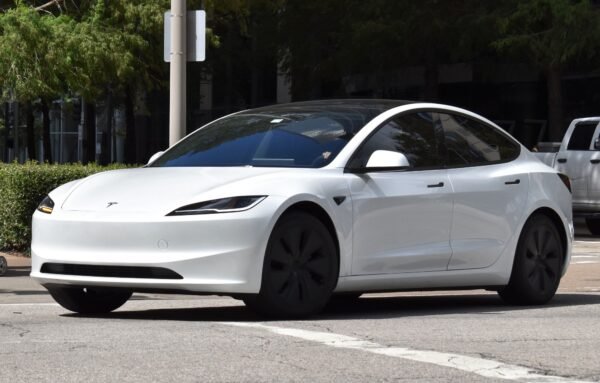 Teksase Vykusi Mirtina Tesla Avarija Kelia Teismin Gin Dl Autopiloto