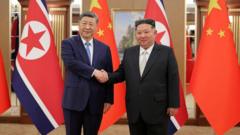 Xi Jinping Ir Kim Jong Unas Stiprina Ryius Per Vizit Iaurs Korjoje