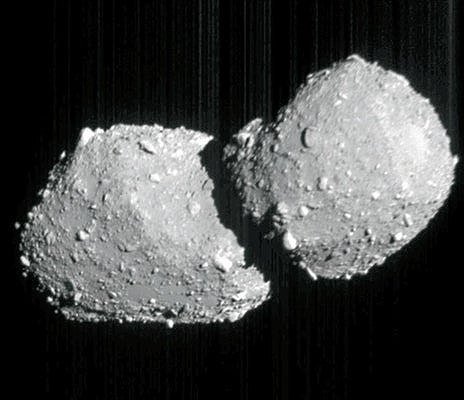 Japonijos kosminis aparatas Hayabusa2 sėkmingai praskriejo pro asteroido Torifune