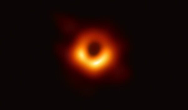 Saulės gravitacinė lęšis padės tyrinėti baltuosius nykštukus ir juodąsias skyles