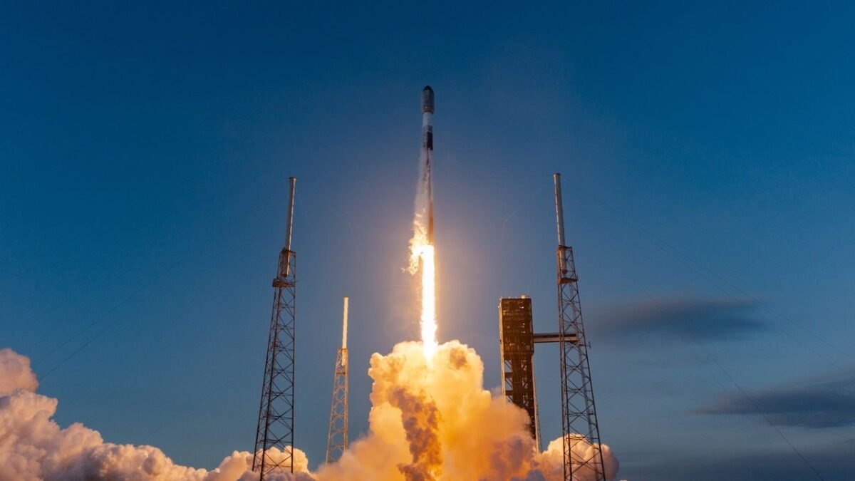 16816 Spacex Išbandė Naują Krovininę Kapsulę Starfall