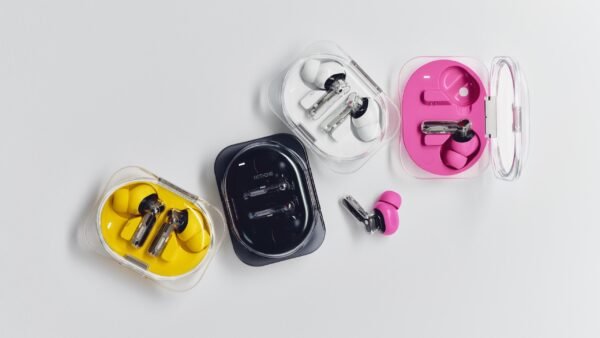 Nothing pristatė naują belaidžių ausinių modelį Ear (3a)