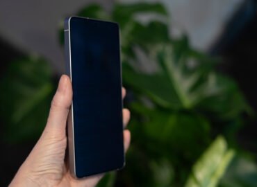 21300 Samsung Galaxy S26 Ultra Savininkai Praneša Apie Raudoną Dėm
